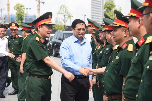 Thủ tướng Phạm Minh Chính thăm và làm việc với Tập đoàn Viettel.