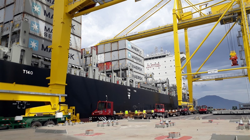 Trước áp lực giành thị phần từ các cảng biển lân cận, lượng hàng container qua cảng Đà Nẵng từ đầu năm đến nay đã sụt giảm hơn 9%.