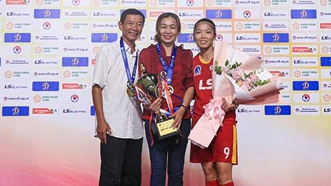 Huỳnh Như (phải) khởi đầu cho cơ hội sang nước ngoài thi đấu của các cầu thủ bóng đá nữ Việt Nam?