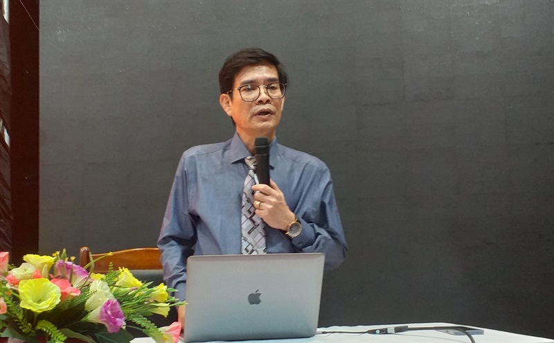TS Nguyễn Văn Hào truyền đạt các nội dung tại hội nghị