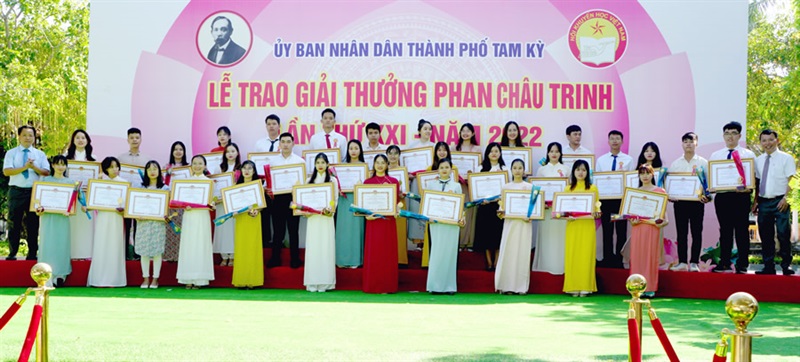 Các cá nhân được nhận giải thưởng Phan Châu Trinh lần thứ XXI.