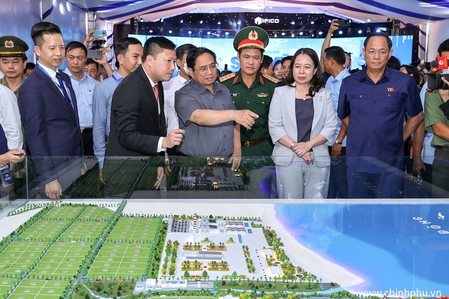 Thủ tướng Phạm Minh Chính tham quan mô hình Khu công nghiệp Sơn Mỹ 1.