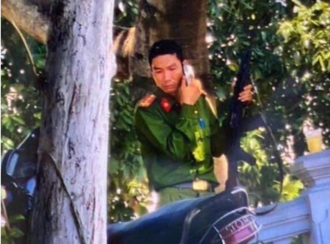 Đối tượng Ngô Văn Quốc- kẻ nổ súng cướp tiệm vàng ở Huế là cán bộ công an làm việc tại trại giam Bình Điền. Ảnh: NDCC.
