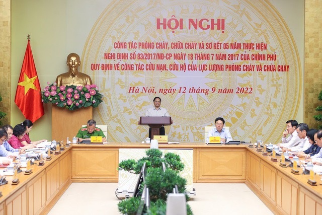 
Phó Chủ tịch UBND TP Đà Nẵng Trần Phước Sơn phát biểu tham luận tại Hội nghị.