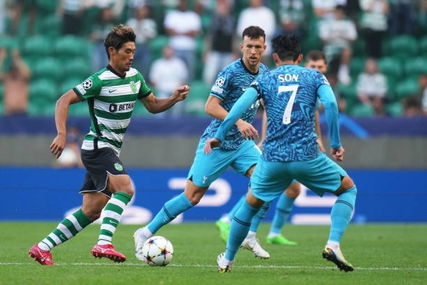 Son Heung-min (7) chưa thể ghi bàn và Tottenham bị Sporting Lisbon đánh bại.