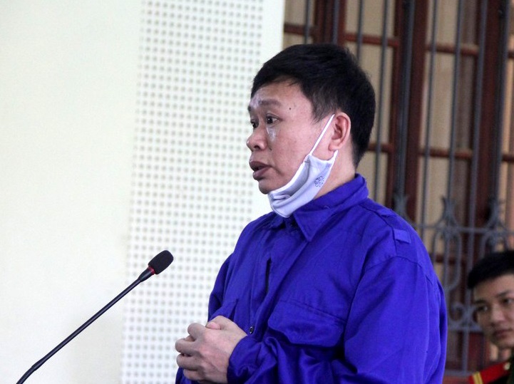 Bị cáo Nguyễn Đình Trí tại tòa.