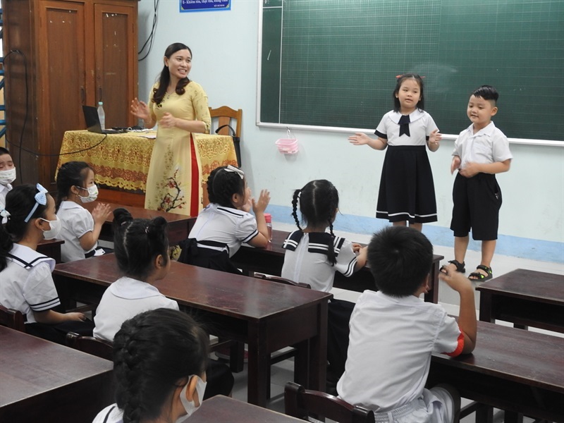 Học sinh lớp 1 trường TH Phù Đổng (Q. Hải Châu) trong ngày tựu trường năm học mới 2022-2023.