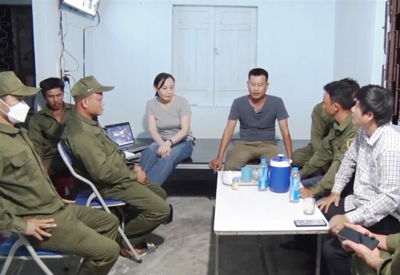 Công an phường Trường Xuân (TP Tam Kỳ, tỉnh Quảng Nam) đến tận nhà dân để nắm bắt tình hình an ninh trật tự địa bàn cơ sở.