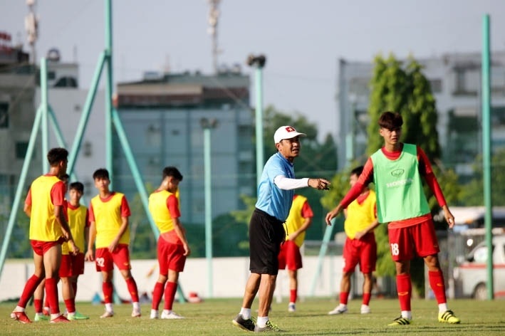 Tuyển U20 Việt Nam luyện tập chuẩn bị cho trận giao hữu với tuyển U20 Palestine.