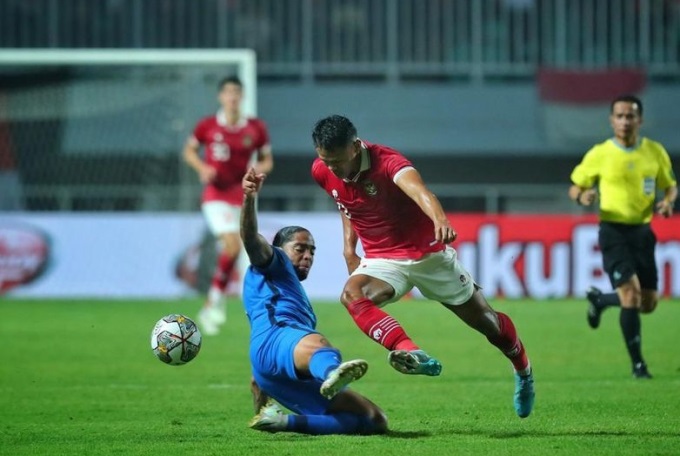 Thắng Curacao cả 2 lượt trận, tuyển Indonesia (đứng) cho thấy sự tiến bộ vượt bậc.
