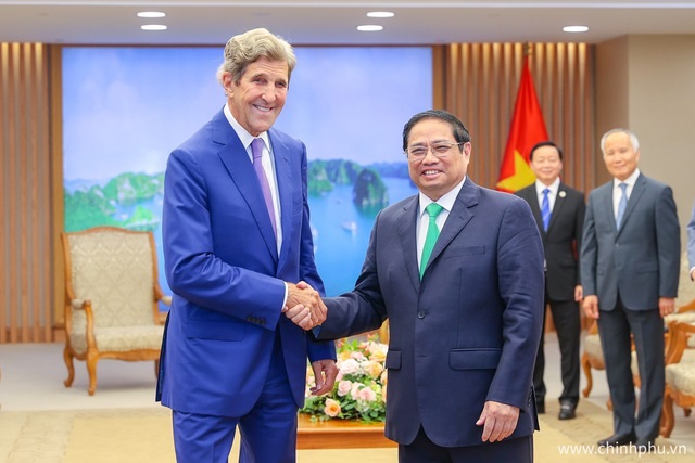 Thủ tướng Phạm Minh Chính và Đặc phái viên của Tổng thống Hoa Kỳ về khí hậu John Kerry
