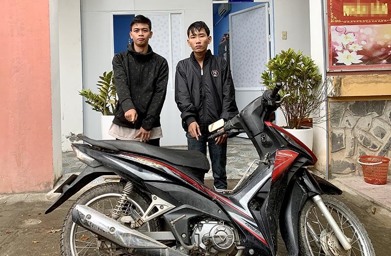 Hai đối tượng Cường và Dân bị bắt giữ cùng tang vật trộm cắp tại Quảng Bình.
