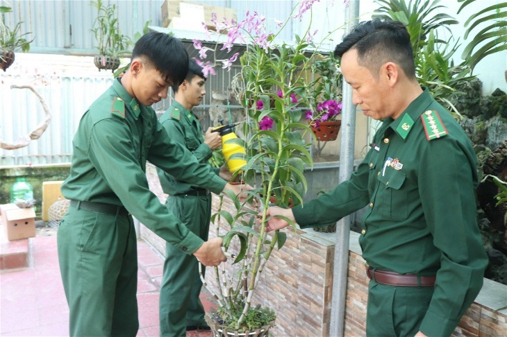 Lính trinh sát Đoàn 2 phá một vụ án.