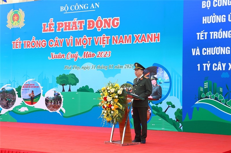 Bộ trưởng Tô Lâm phát động “Tết trồng cây năm 2023 của Bộ Công an - Vì một Việt Nam xanh”.