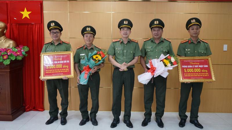 Thượng tá Nguyễn Đại Đồng quán triệt một số biện pháp quản lý người nước ngoài trong thời gian đến.