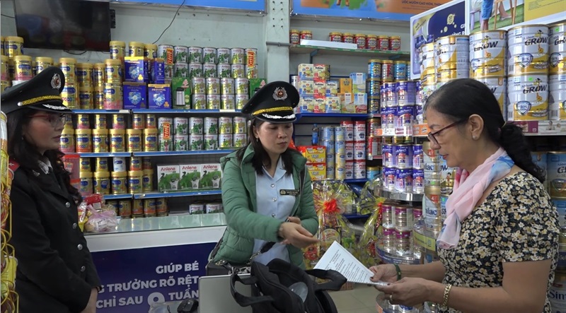 Kinh doanh buôn bán thực phẩm nhỏ lẻ, quầy buôn bán ở chợ gây khó khăn trong việc quản lý ATTP ở Quảng Nam.