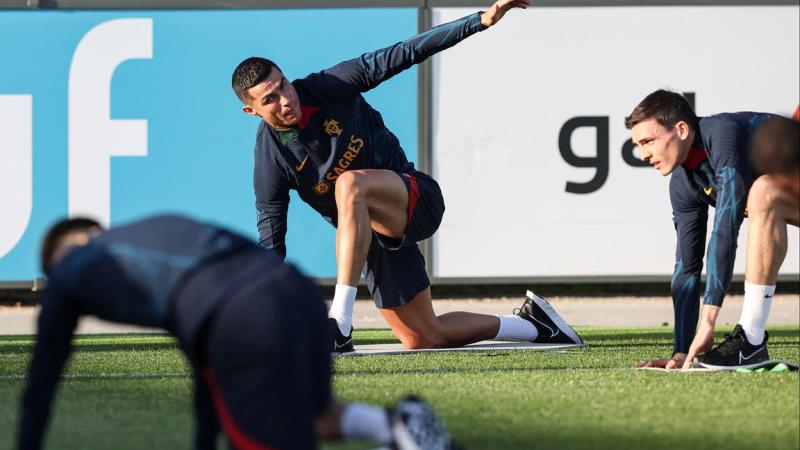 Ronaldo hào hứng và chăm chỉ tập luyện cùng đồng đội ở tuyển Bồ Đào Nha.
