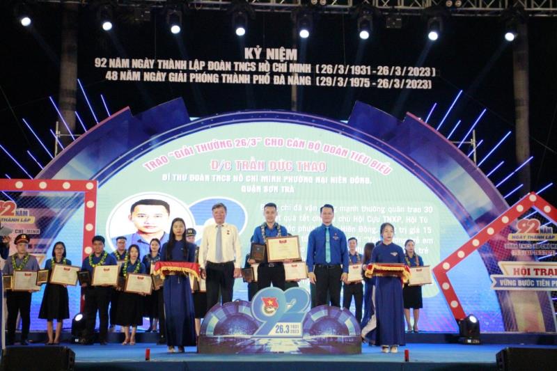 Thành đoàn Đà Nẵng trao "Giải thưởng 26-3" cho Đoàn viên, thanh niên tiêu biểu.