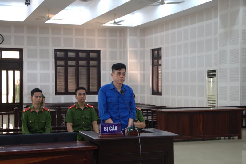 Bị cáo Lê Trường Hận tại phiên tòa xét xử.