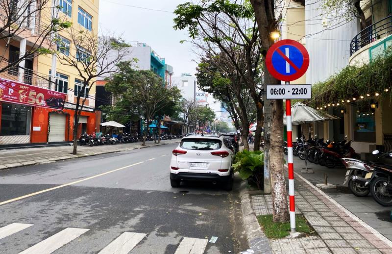 Một đoạn đường ở TP Đà Nẵng cấm đỗ xe vào ngày lẻ.