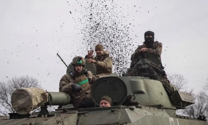 Các binh sĩ Ukraine đang tham chiến ở thành phố miền đông Bakhmut. Ảnh: Reuters