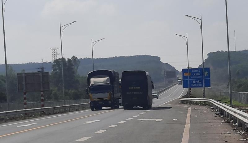 Nút đầu tuyến cao tốc Cam Lộ - La Sơn giao với QL9.