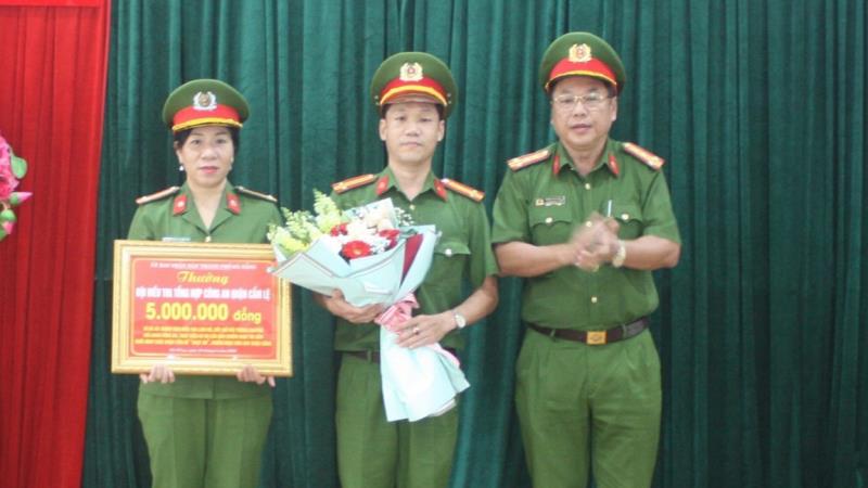 Khen thưởng lực lượng tuần tra 8394 Công an phường Thanh Khê Đông.