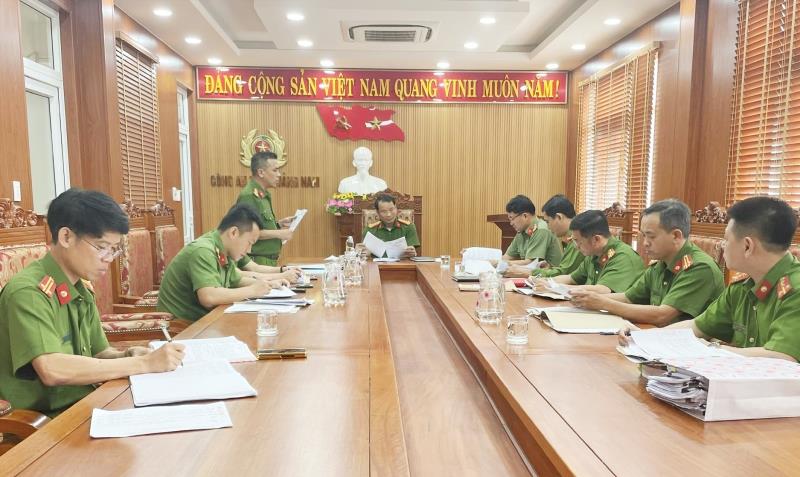 Hội đồng thẩm định Công an tỉnh Quảng Nam họp xét giảm án.