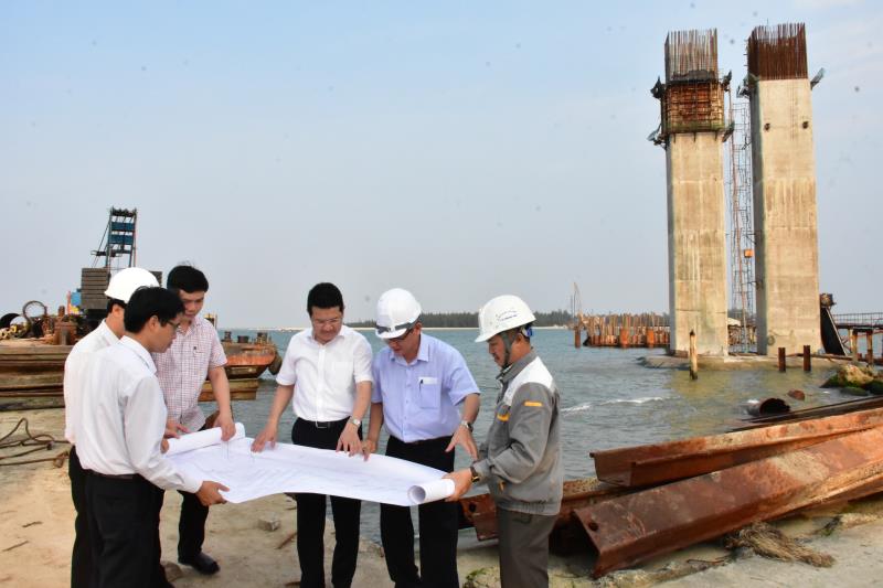 Lãnh đạo tỉnh Thừa Thiên-Huế kiểm tra dự án trên địa bàn.