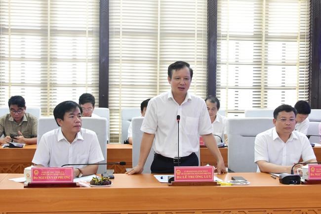Bộ trưởng Bộ Thông tin và Truyền thông Nguyễn Mạnh Hùng phát biểu kết luận buổi làm việc.