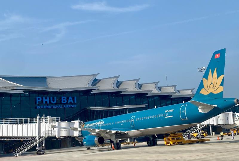 Đưa vào hoạt động nhà ga hiện đại tại Cảng hàng không Phú Bài, xúc tiến đường bay quốc tế