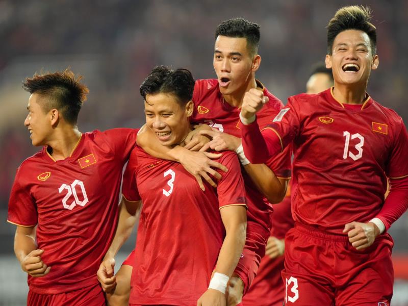“Ngồi chơi xơi nước” dịp FIFA Days, đội tuyển Việt Nam vẫn tăng 1 bậc trên bảng xếp hạng FIFA tháng 4-2023.