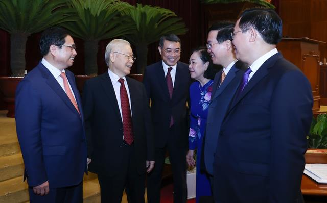 Tổng Bí thư Nguyễn Phú Trọng và các đồng chí lãnh đạo Đảng, Nhà nước đến dự phiên bế mạc Hội nghị Trung ương giữa nhiệm kỳ. Ảnh: VGP