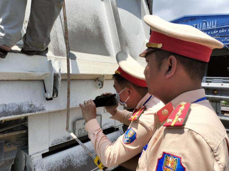 Lực lượng CSGT của Cục và CSGT Đà Nẵng làm nhiệm vụ tại các tuyến đường của TP Đà Nẵng.