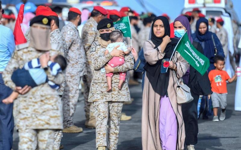 Người di tản khỏi Sudan được Saudi Arabia hỗ trợ. Ảnh: Reuters