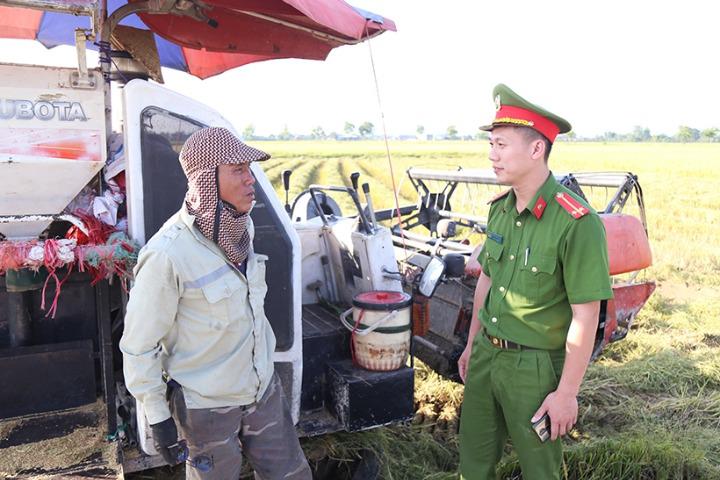 Các địa phương ở Hà Tĩnh đang bước vào vụ thu hoạch lúa Xuân.