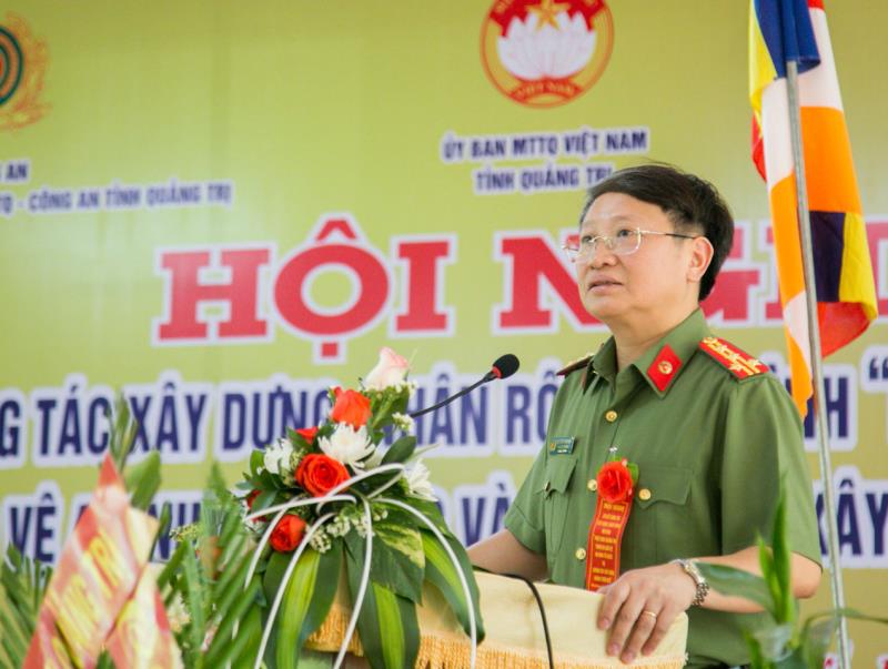 Đoàn công tác Công an tỉnh Thừa Thiên - Huế chúc mừng Đại lễ Phật Đản năm 2023.