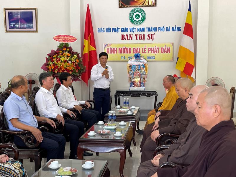 Ông Lương Nguyễn Minh Triết chúc mừng đại lễ Phật đản Phật lịch 2567 đối với Ban Trị sự Giáo hội Phật giáo Việt Nam thành phố Đà Nẵng.