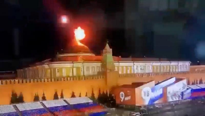 Hình ảnh cắt từ video vụ tấn công của UAV nhằm vào Điện Kremlin. Ảnh: RT