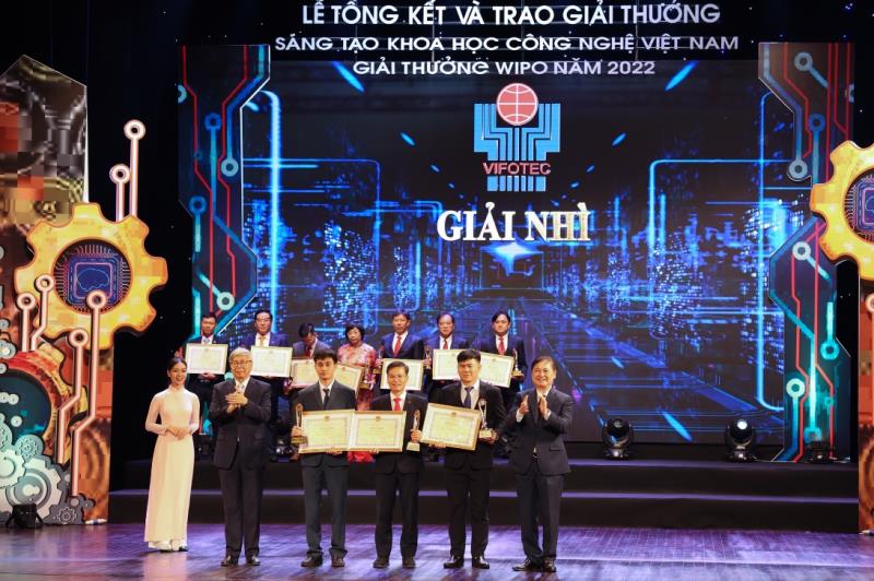 Hai nhóm tác giả thuộc Công ty TNHH MTV Điện lực Đà Nẵng ​đạt giải Ba