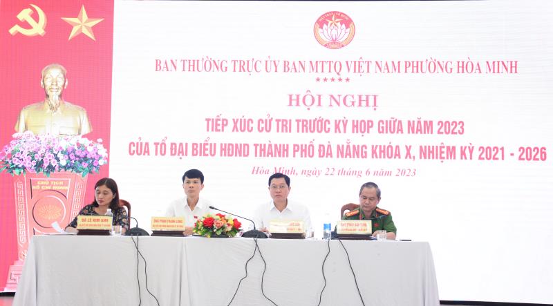 Tổ đại biểu HĐND TP Đà Nẵng tiếp xúc với cử tri phường Hòa Minh.