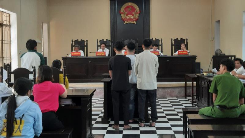 3 bị cáo An, Thịnh và Khang tại phiên tòa.