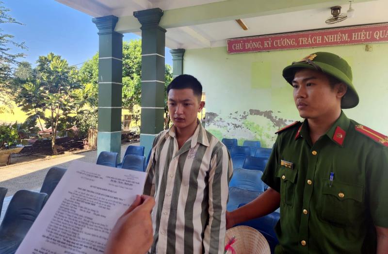 Công an quận Sơn Trà đã tống đạt quyết định khởi tố bị can đối với Nguyễn Sanh Thời.