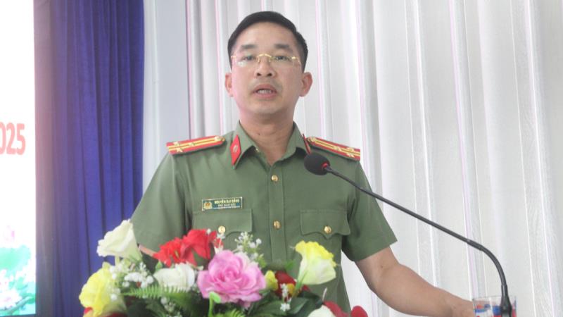 Thượng tá Nguyễn Đại Đồng phát biểu chỉ đạo hội nghị.