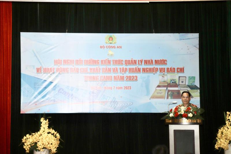 Thiếu tướng Trần Thanh Phong phát biểu tại Hội nghị.