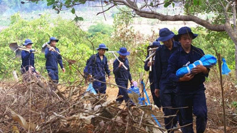 Đội K52 (tỉnh Gia Lai) tìm HCLS trên đất Campuchia.