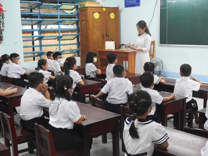 Trường tiểu học Huỳnh Ngọc Huệ đón chào học sinh lớp 1 năm học 2022- 2023.