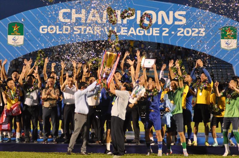 CLB Quảng Nam giành chức vô địch giải hạng Nhất 2023 và sở hữu suất thăng hạng V.League 1.