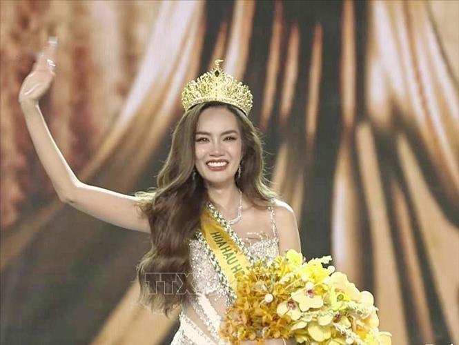 Top 5 Hoa hậu Hòa bình Việt Nam 2023 đăng quang tại chương trình. Ảnh: TTXVN