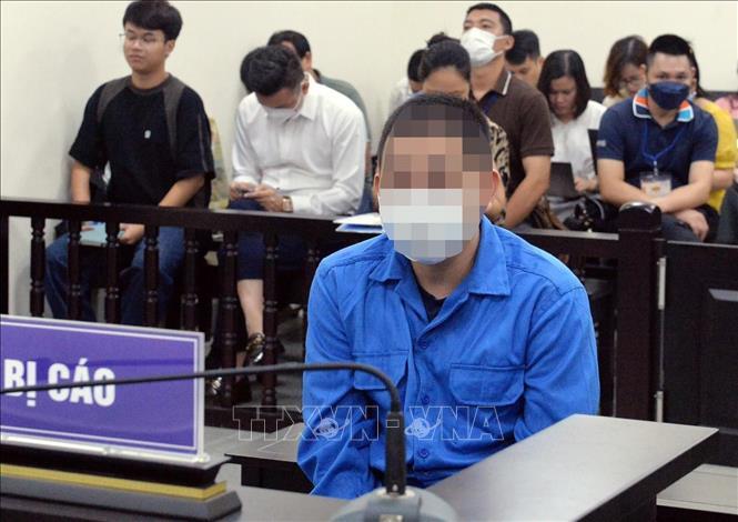 Bị cáo Phạm Duy Hùng, chủ cơ sở kinh doanh Karaoke ISIS (phố Quan Hoa, Cầu Giấy, Hà Nội) tại phiên toà xét xử. Ảnh: TTXVN